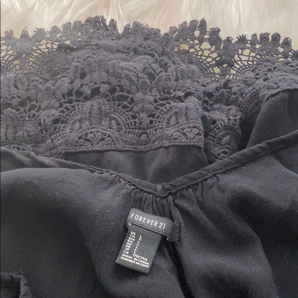 ✨Women's Black Mysterious Muse Crochet Romper✨ - Picture 6 of 7